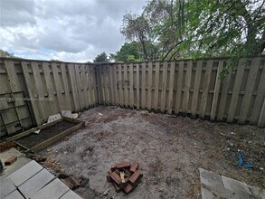 5924 NW 21st St in Lauderhill, FL - Building Photo - Building Photo