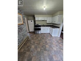 27369 Bell Ave in Maple Ridge, BC - Building Photo