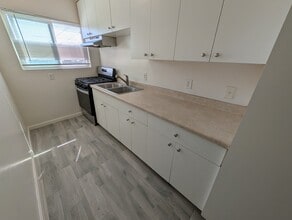 11752 Coldbrook Ave in Downey, CA - Building Photo - Building Photo