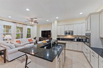 834 Madison Ct in Palm Beach Gardens, FL - Building Photo - Building Photo