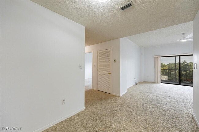 900 Arbor Lake Dr in Naples, FL - Building Photo - Building Photo