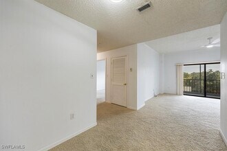 900 Arbor Lake Dr in Naples, FL - Building Photo - Building Photo