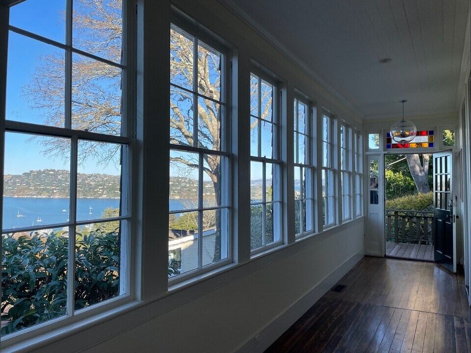 137 Santa Rosa Ave in Sausalito, CA - Foto de edificio