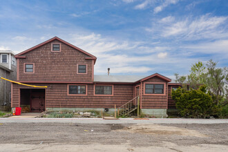 60 W 17th Rd in Broad Channel, NY - Building Photo - Building Photo