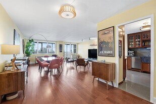 6040 JFK Blvd E in West New York, NJ - Building Photo