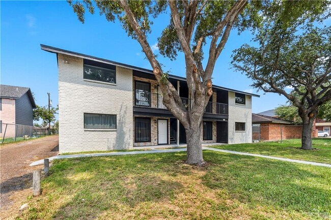 211 Gastel Cir in Edinburg, TX - Building Photo - Building Photo