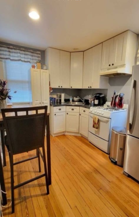 24 Oakwood Ave, Unit Home Sweet Home in Kearny, NJ - Building Photo - Building Photo