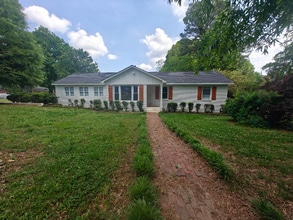 920 Friendly Pl in Charlotte, NC - Building Photo - Building Photo