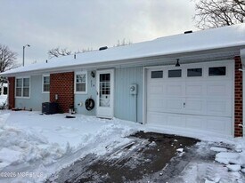 802B Balmoral Ct in Lakewood, NJ - Building Photo