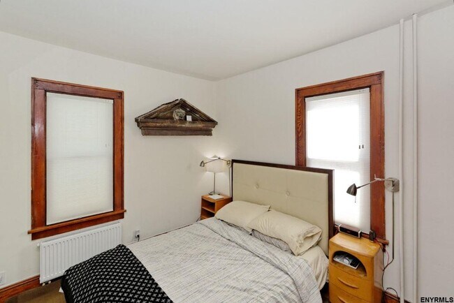 42 Pinewood Ave, Unit 1 in Albany, NY - Building Photo - Building Photo