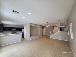 6925 Water Pipit St in North Las Vegas, NV - Foto de edificio - Building Photo