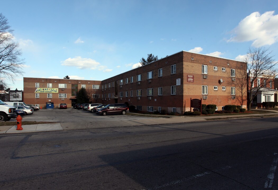 Robert Court Apartments in Philadelphia, PA - Foto de edificio