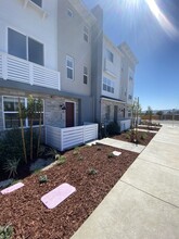 Vinifera Townhomes in San Luis Obispo, CA - Building Photo - Building Photo