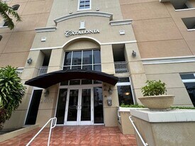 2425 SW 27th Ave, Unit 1106 in Coral Gables, FL - Building Photo