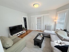 34 Leonard St, Unit 2 in Somerville, MA - Building Photo - Building Photo