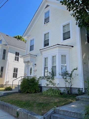 11 Pleasant St in Ayer, MA - Building Photo