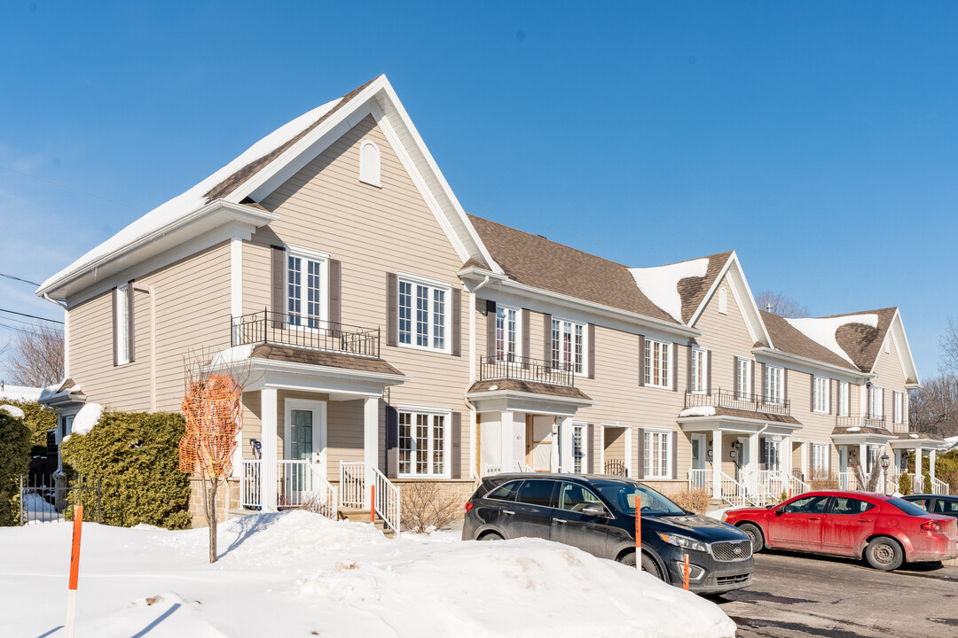 1675 Sévigny St in Lévis, QC - Building Photo