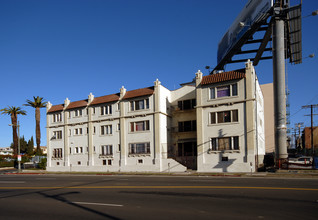 958 S Lake St in Los Angeles, CA - Building Photo - Building Photo