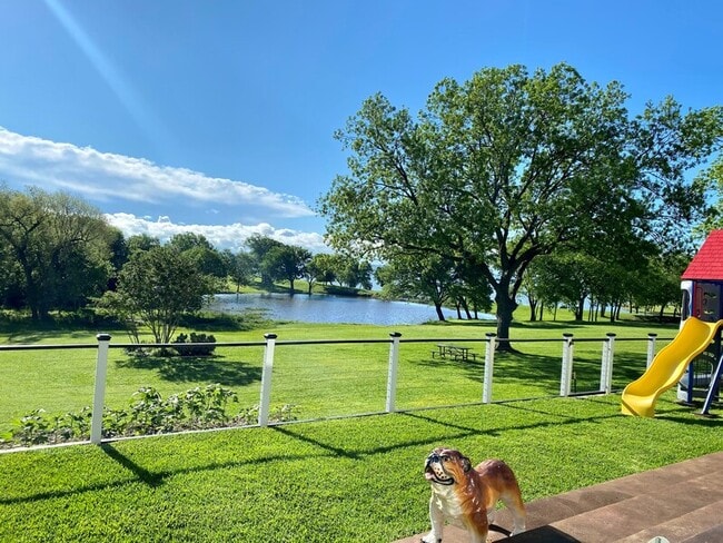 4322 Duck Pond Ln in Rowlett, TX - Foto de edificio - Building Photo