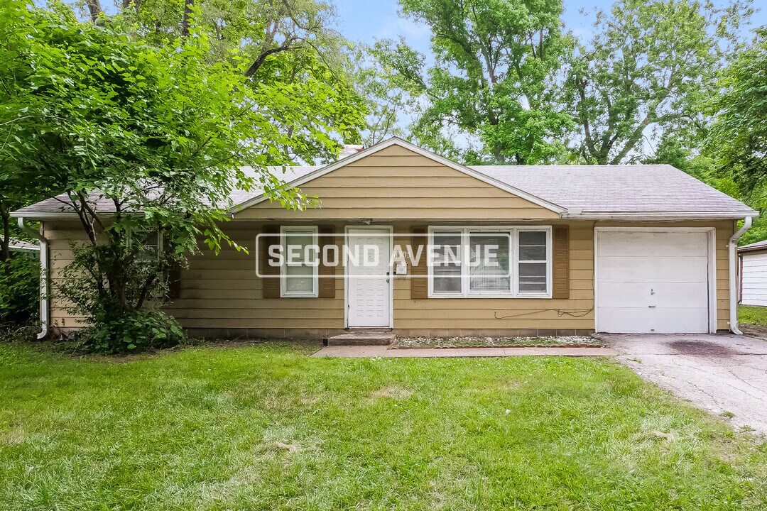 11305 Marsh Ave in Kansas City, MO - Building Photo