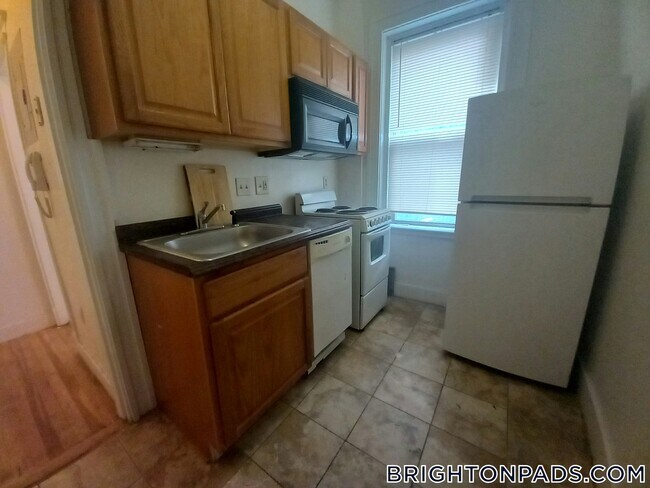 15 Colborne Rd, Unit 5 in Boston, MA - Building Photo - Building Photo
