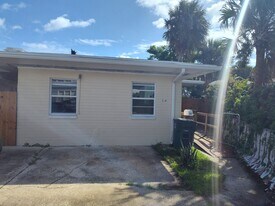 318 N Oleander Ave in Daytona Beach, FL - Building Photo