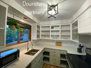 210 E 3rd Ave, Unit D fully furnished in Eugene, OR - Building Photo - Building Photo