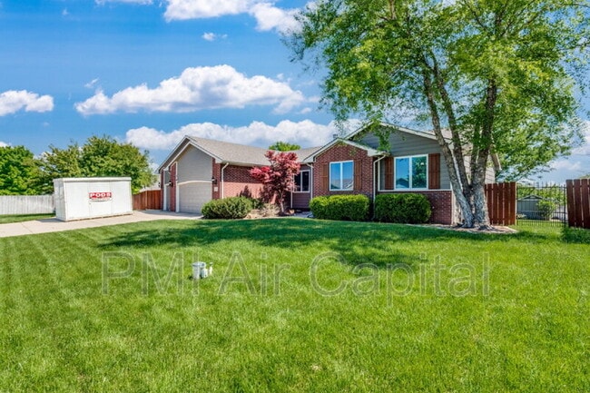 2431 E Eastridge St in Goddard, KS - Building Photo - Building Photo