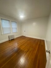 222 Castleton Ave, Unit 1 in Staten Island, NY - Foto de edificio - Building Photo