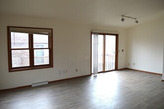 2289 S Thompson Dr, Unit 3 in Madison, WI - Building Photo - Building Photo