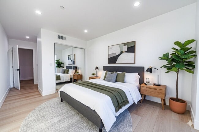 1656 S Hayworth Ave in Los Angeles, CA - Building Photo - Building Photo