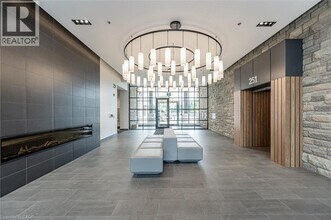 255 Northfield Dr E in Waterloo, ON - Building Photo - Building Photo