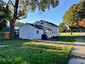 190 E Bridge St in Oswego, NY - Building Photo - Building Photo