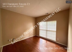 103 Finsbury Fields Ct in Cary, NC - Building Photo - Building Photo