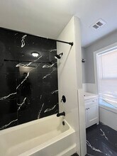 26 Yale Ave, Unit 2R in Jersey City, NJ - Building Photo - Building Photo