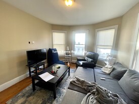 44 Hillside St, Unit 1 in Boston, MA - Building Photo - Building Photo