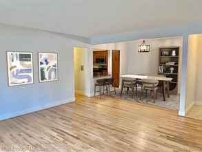 1115 N Old Woodward Ave in Birmingham, MI - Building Photo - Building Photo