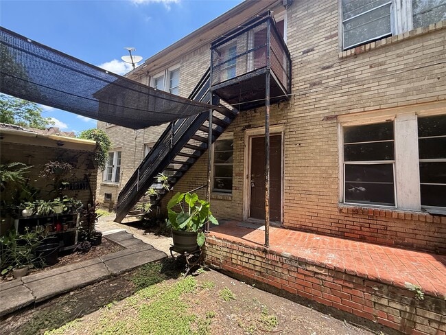 property at 7002 Vandeman St