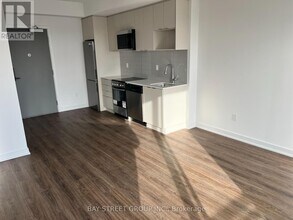 4569 Kingston Rd in Toronto, ON - Building Photo - Building Photo