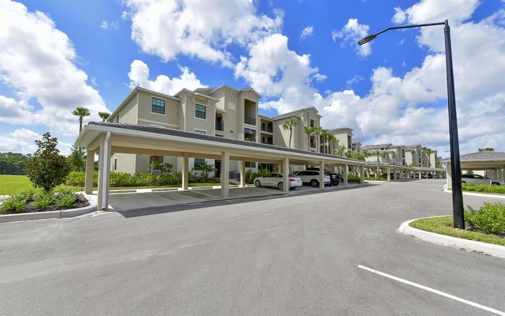 17520 Gawthrop Dr in Bradenton, FL - Building Photo