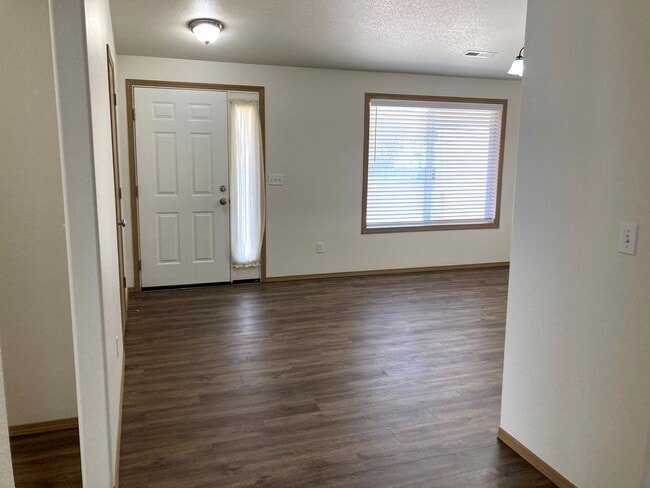 5402 Kirkwood Ln in West Richland, WA - Building Photo - Building Photo