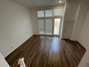 5405 W 149th Pl, Unit 14 in Hawthorne, CA - Building Photo - Building Photo