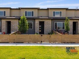 Stunning 3 Bed 2.5 Bath Townhome in Timnath, CO! in Timnath, CO - Building Photo