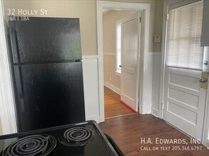 32 Holly St in Tuscaloosa, AL - Building Photo - Building Photo