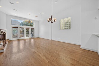 5018 Lillian St in Houston, TX - Building Photo - Building Photo