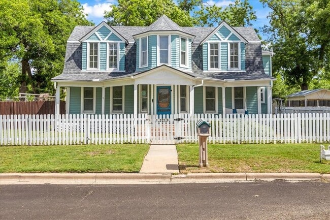 property at 1223 Cecelia St