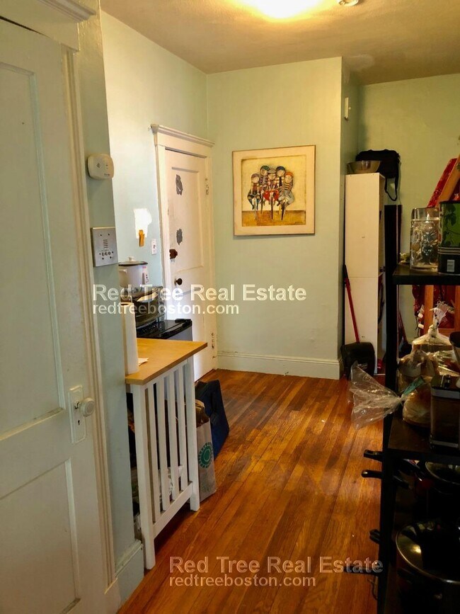 9 Egremont Rd in Boston, MA - Building Photo - Building Photo