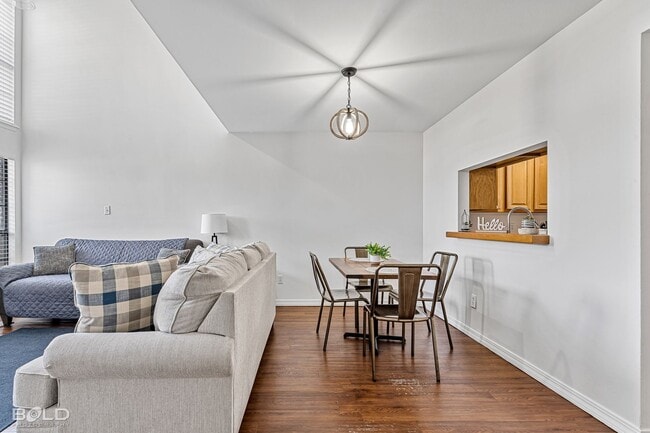 8 Meadow Creek Dr in Bossier City, LA - Building Photo - Building Photo