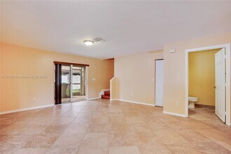 5901 Manchester Way in Tamarac, FL - Building Photo - Building Photo