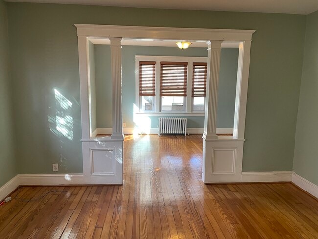 5 8th Ave, Unit 5 8th Avenue Danbury CT in Danbury, CT - Foto de edificio - Building Photo